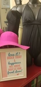 Set of 2 pieces swimsuit + pink hat